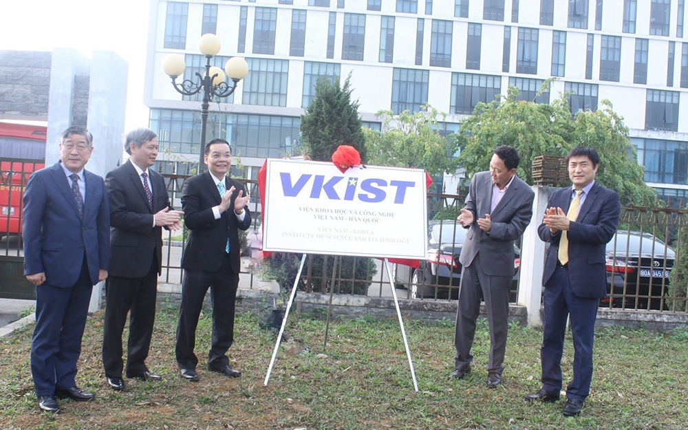 Minister of Science and Technology, Vietnam and Embassador of Korea in Vietnam visit M Good88 link