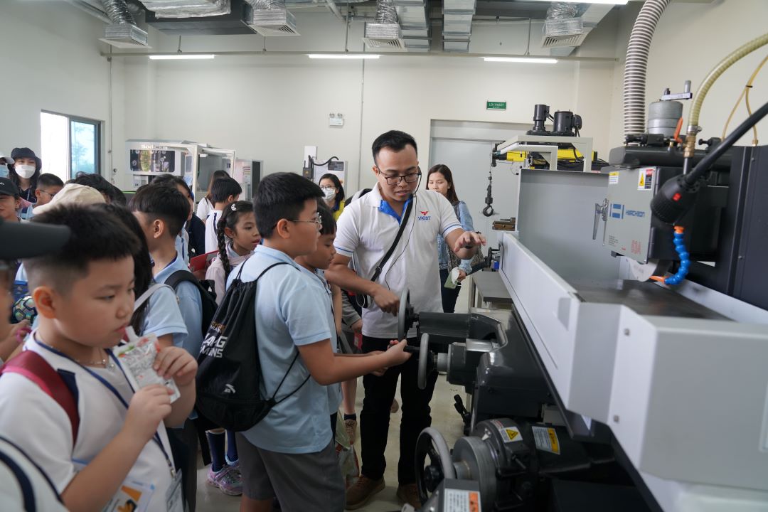 M Good88 link tổ chức đón học sinh Trường Phổ thông liên cấp Dewey trải nghiệm, tham quan