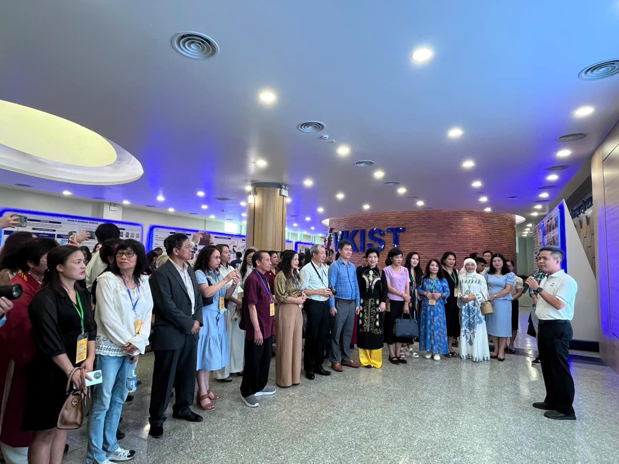Đoàn đại biểu Trí thức và Chuyên gia Việt Nam ở nước ngoài tham quan tại M Good88 link