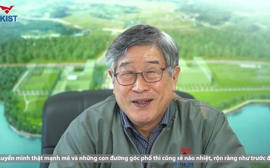 TS. Kum Dongwha - Viện trưởng M Good88 link Chúc Mừng Năm Mới 2022