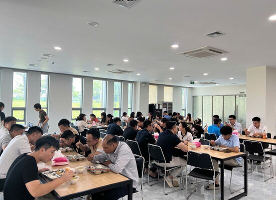Ấm áp “Bữa cơm Công đoàn” tại M Good88 link
