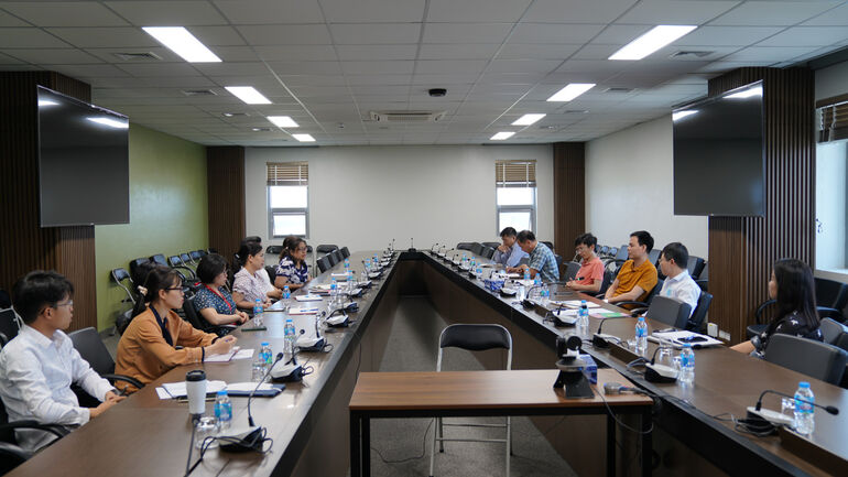 M Good88 link Leaders works with committees and unions of the Institute