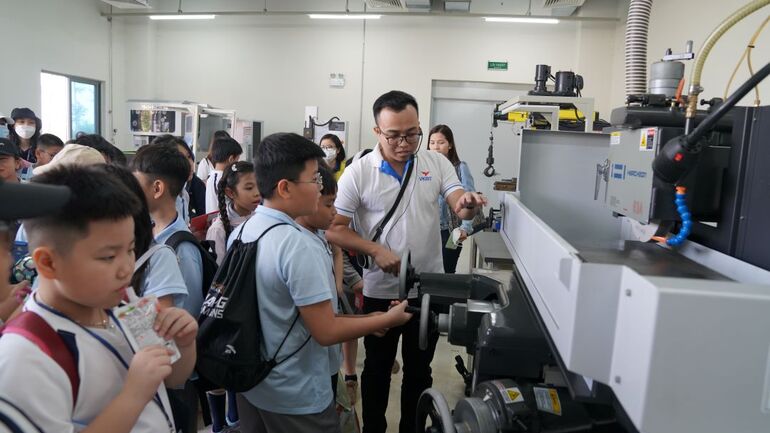 M Good88 link tổ chức đón học sinh Trường Phổ thông liên cấp Dewey trải nghiệm, tham quan
