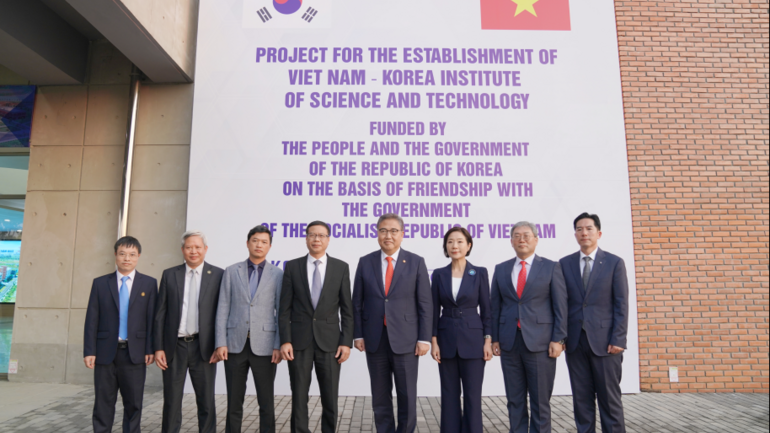 RoK Foreign Minister Park Jin visits M Good88 link