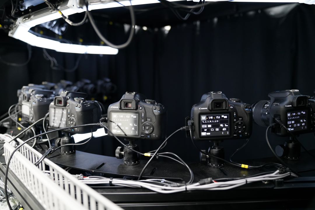 Nghiên cứu mở rộng hệ thống đồng bộ thu thập ảnh mặt người từ nhiều camera nhằm phát triển Goodd88 trò chơi đa dạng tổng hợp biểu cảm khuôn mặt để nâng cao hiệu quả nhận dạng khuôn mặt